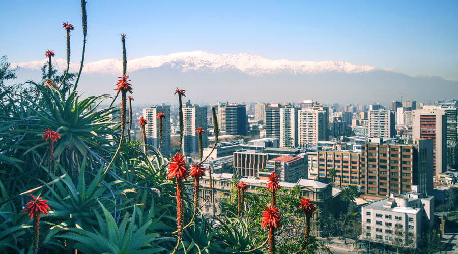 Onze autoverhuurservices bieden een gevarieerde selectie van voertuigen in Santiago.